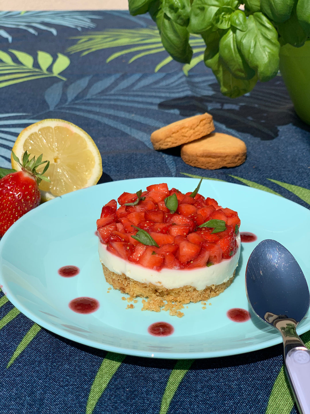 Tartare fraises basilic, Panna cotta et Palets bretons La Trinitaine