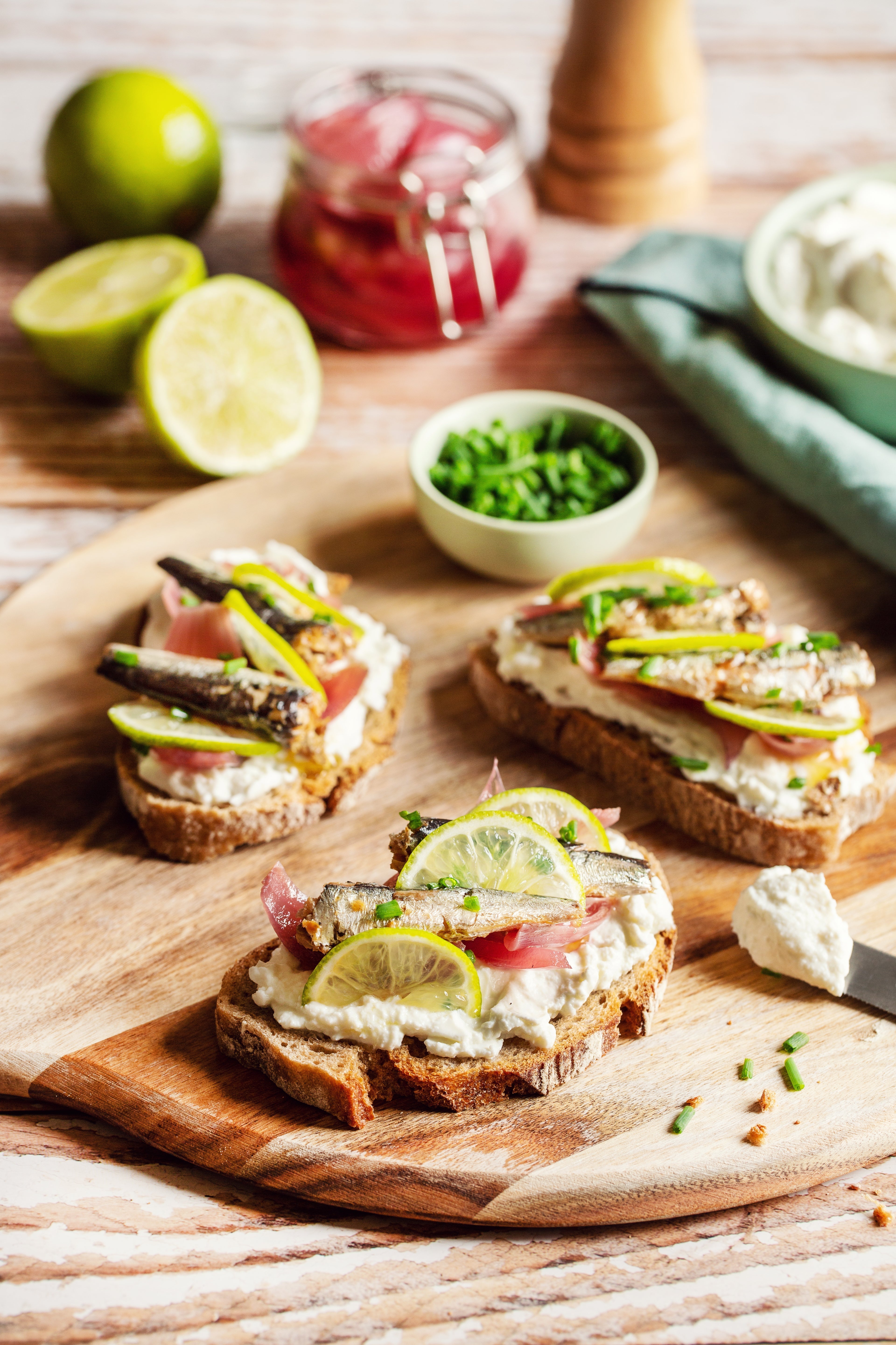 Tartines de ricotta et sardinettes