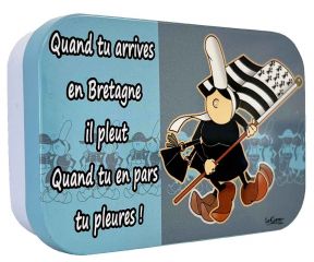 Boîte Pocket de caramels " Quand tu arrives en Bretagne il pleut quand tu en pars tu pleures!" 