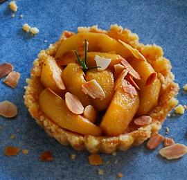 Tartelette sablée aux pommes, romarin et Palet au Caramel