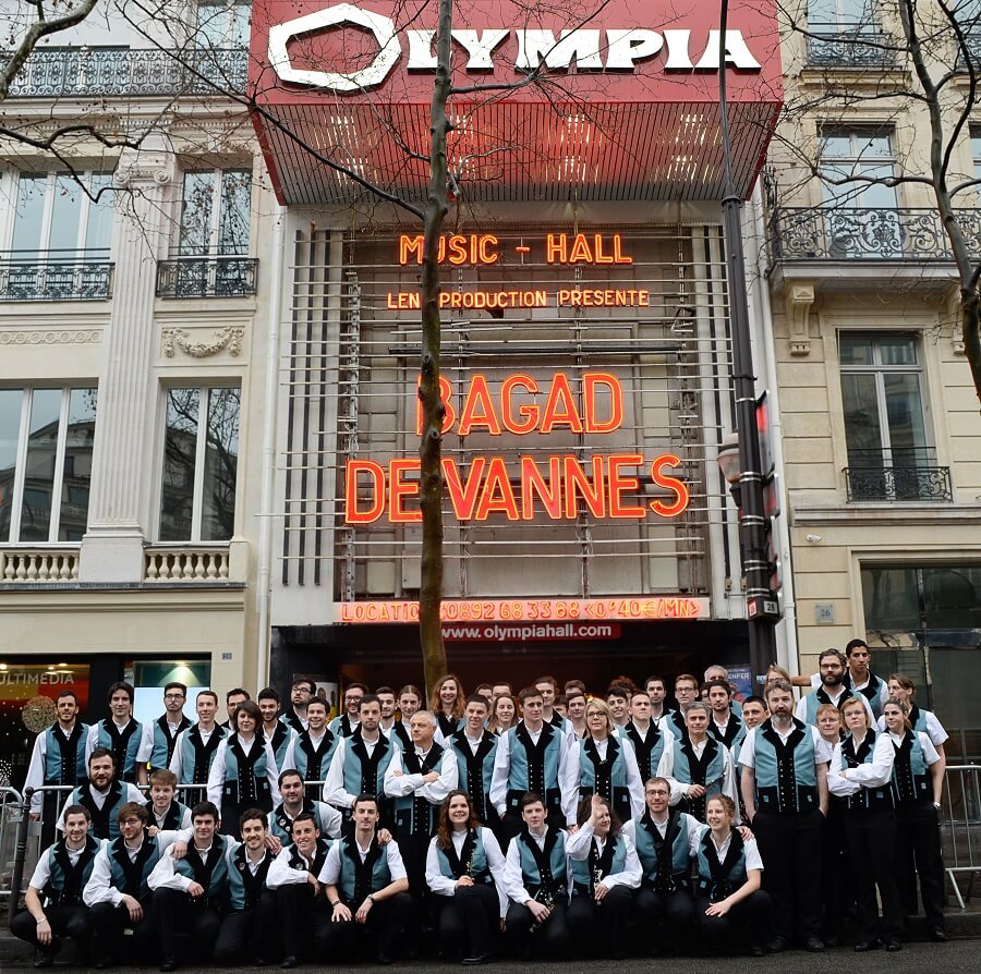 Bagad devant l'Olympia