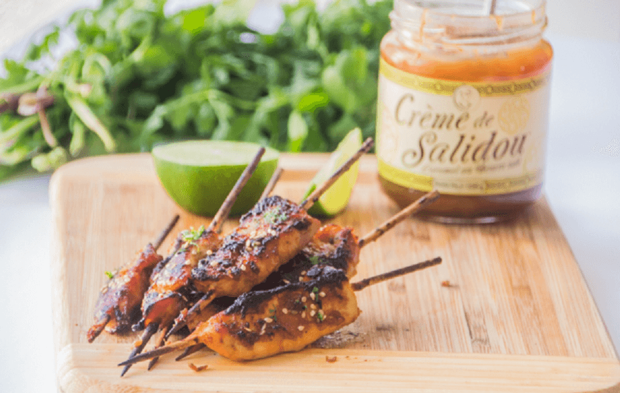 Brochettes de poulet mariné au salidou