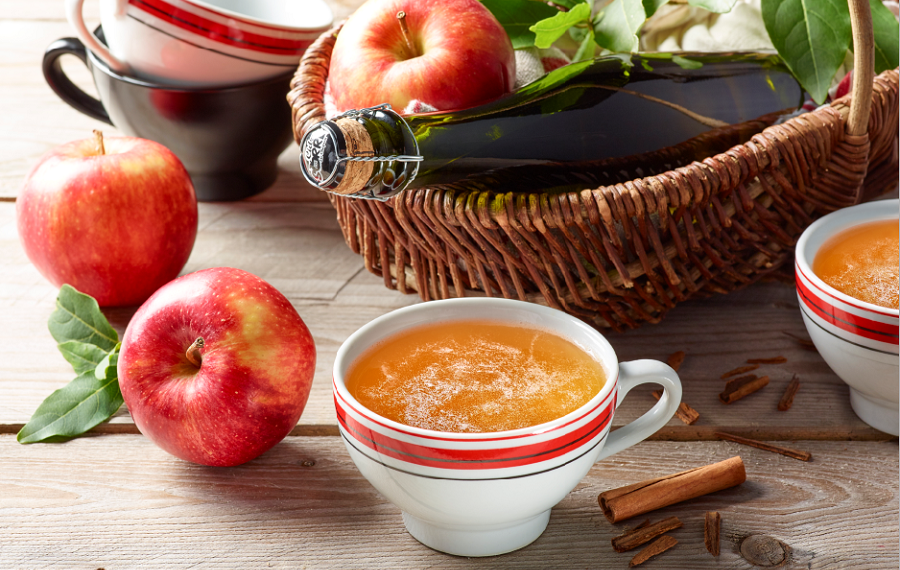 bolée de cidre breton et pommes